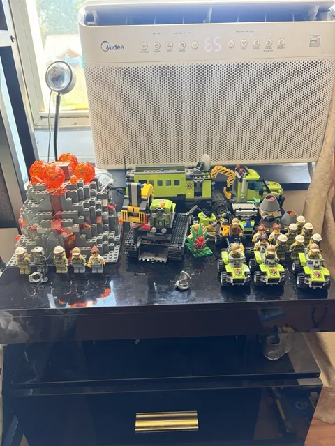 Lego City Volcano Exploration Base (60124) Complete + EXTRAS