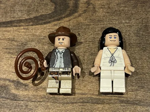 LEGO Indiana Jones Minifigure Indy Dark Brown Jacket & Marion Ravenwood White