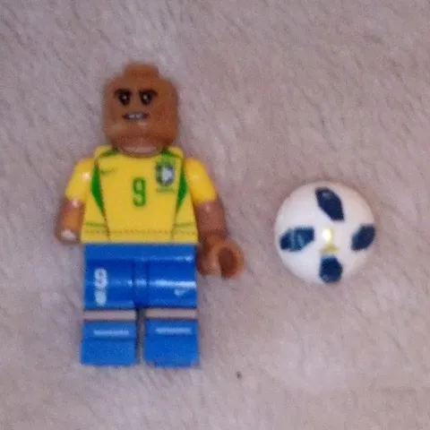 Ronaldo nazario soccer Minifigure with a ball