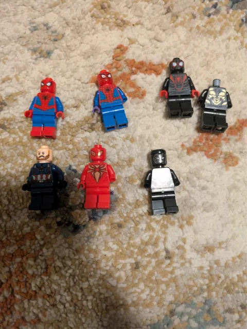 Lego marvel spider man and America with black panther America