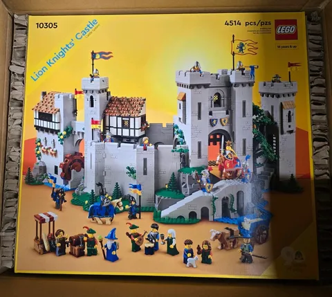 LEGO Icons: Lion Knights' Castle (10305) Brand New Sealed Retired Set NISB