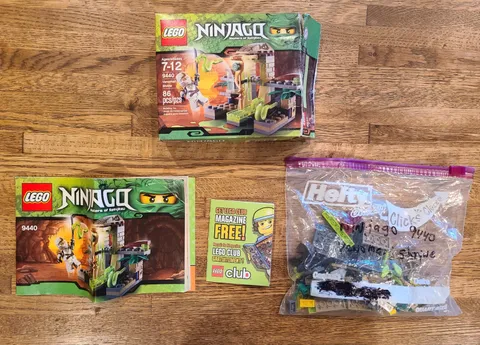 LEGO Ninjago: Venomari Shrine (9440) 100% complete w/manual and box + minifigure