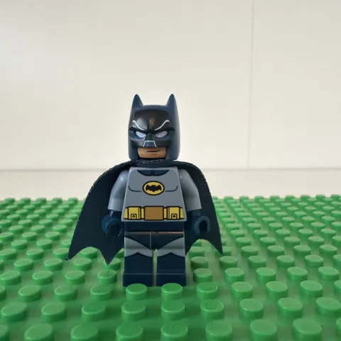 Lego Batman Minifigure Sh0233 great condition from classic tv batcave 76052