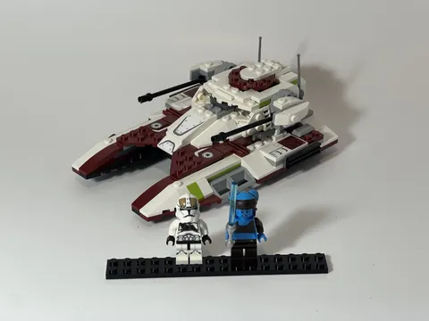 LEGO Star Wars Legends Republic Fighter Tank Set 75182 MODIFIED with 2 Minifigs