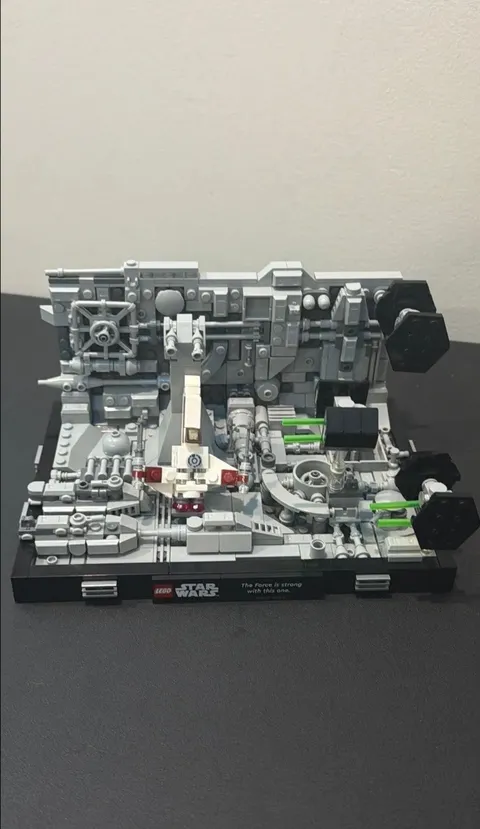 LEGO Star Wars 75329 Death Star Trench Run Diorama Retired