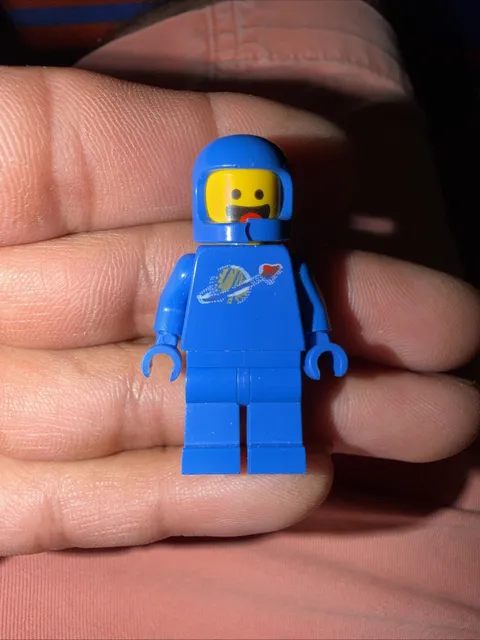 New Authentic Benny Minifigure - Lego Movie Blue Space Man Minifig 70810 70816