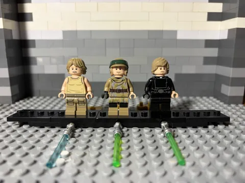 LEGO STAR WARS Luke Skywalker Lot of 3 Dagobah, Endor, Final Duel w/ Lightsabers