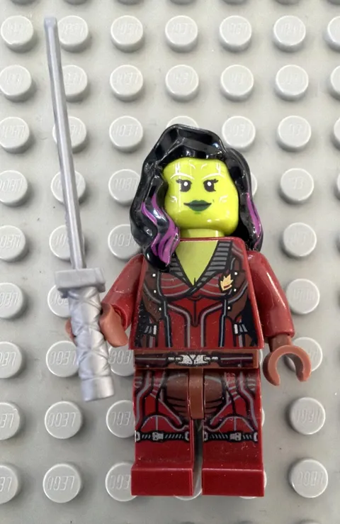 LEGO Marvel Gamora Minifigure SH124 Dark Red Suit 76021 Guardians Galaxy Sword