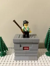 Lego Minifigure pi047 Pirate Green Vest Black From 1996 Bandana Red Beard Runner