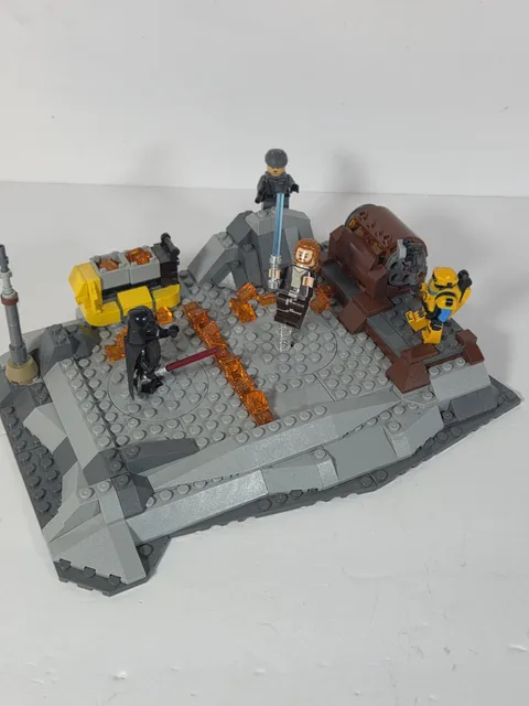 LEGO Star Wars: Obi-Wan Kenobi vs. Darth Vader (75334) Please Read
