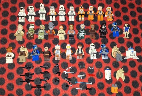32 Nice Star Wars Legos Figures + Accessories Lot Janson Senesca Scotian Cody !