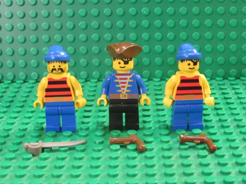 Lot 3 LEGO Minifigures Pirates 1 Minifigs pistol sword 6286 6263 PL99