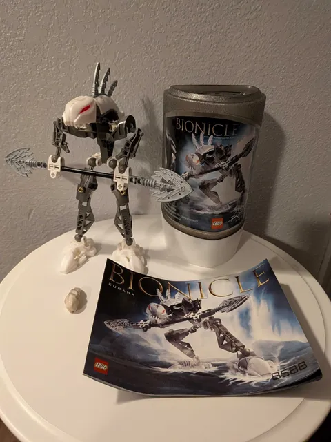 LEGO BIONICLE: Rahkshi Kurahk (8588). Complete w/ Instructions & Canister