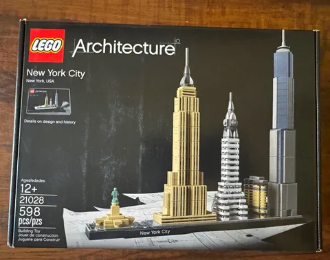 LEGO Architecture Skylines New York City 21028 Brick Separator 598 pcs 12+