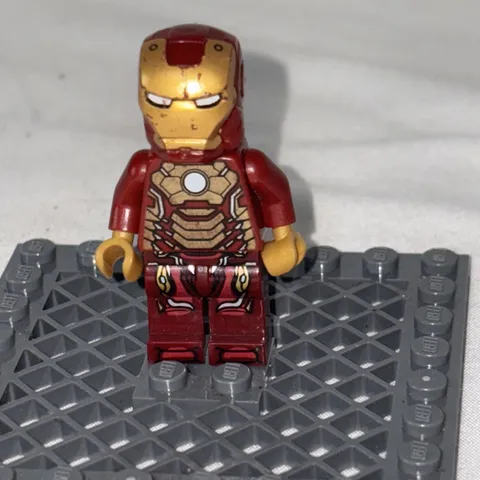 LEGO Marvel Iron Man (3) Minifigure Mark 42 Avengers sh0065 set 76006