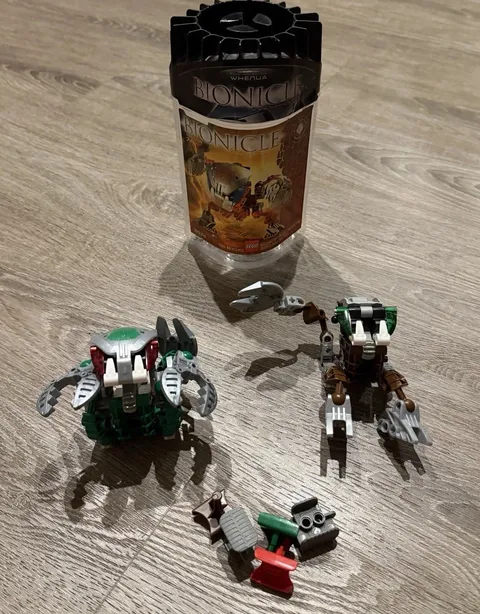 LEGO Bionicle 8576 Kohrak & 8577 Pahrak Bohrok Incomplete Lot w/ Canister
