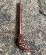 LEGO 4332 Reddish Brown Minifigure, Utensil Broom (x1)