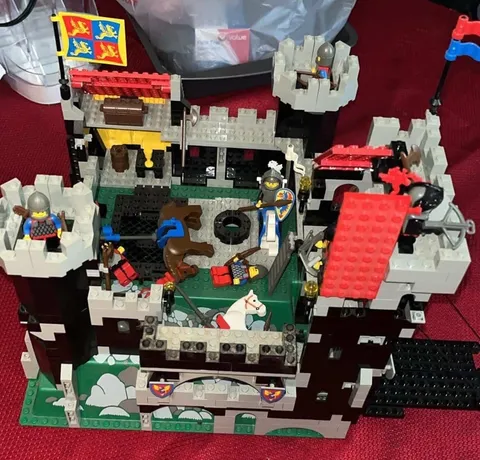 LEGO Black Knight's Castle 6086 Castle Black Knights Vintage 1992 Complete 588