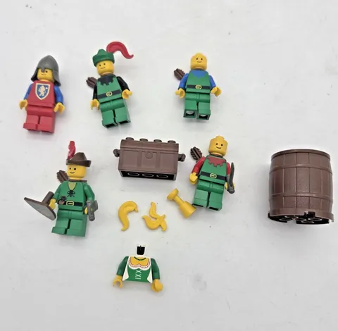 LEGO 6071 Forestmen's Crossing  Minifigures Accessories Forestwoman Torso Lot