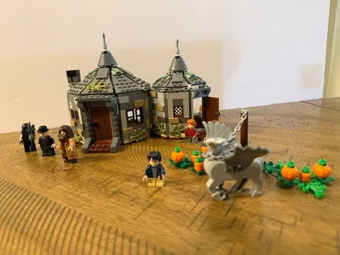 LEGO Harry Potter Hagrid’s Hut: Buckbeak’s Rescue 75947