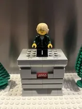 LEGO Ninjago Minifig njo0338 - Lloyd High School - Small Crack On One Side