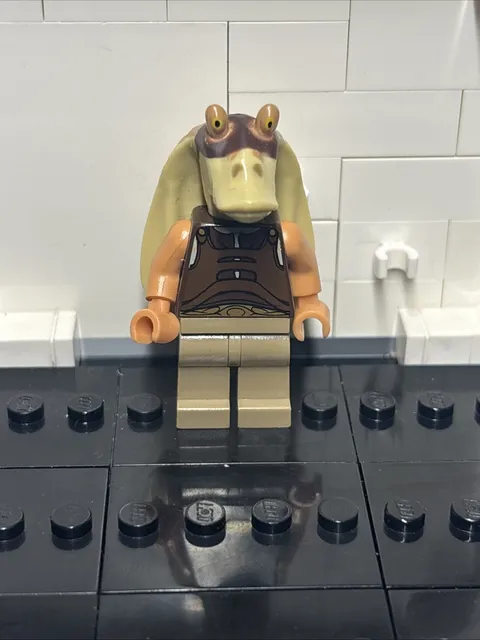 LEGO Star Wars Gungan Warrior Minifigure with Shield SW0302