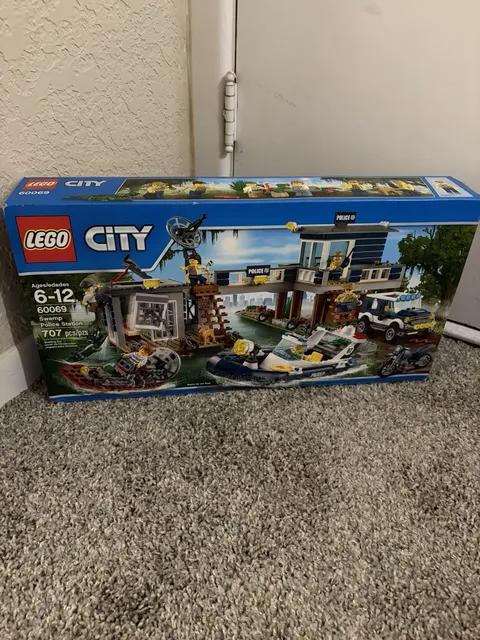 LEGO CITY: Swamp Police Station (60069) New Retired