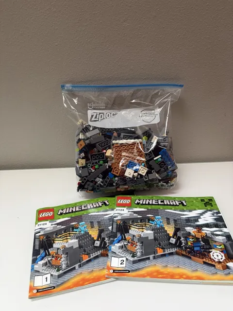 LEGO Minecraft 21124 End Portal 100% COMPLETE
