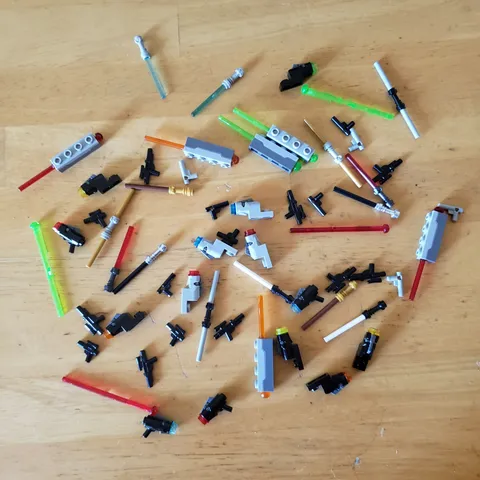 Lego Lot Star Wars Weapons Light Sabers Guns 58 Pieces