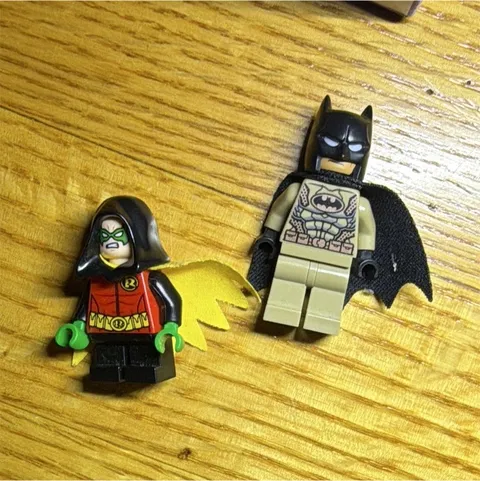 LEGO Batman & Robin Minifigures Lot of 2 with Capes DC Superheroes 4+