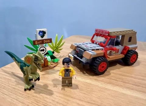 LEGO Jurassic Park Dilophosaurus Ambush 76958 Retired Complete With Instructions