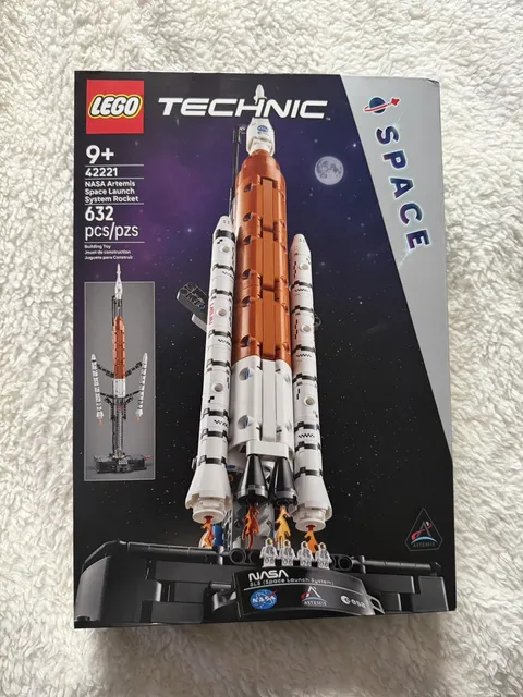 LEGO Technic NASA Artemis Space Launch System Rocket 42221 NEW SEALED IN HAND