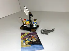 LEGO Pirates LEGOLAND 6257 Castaway's Raft w/ Shark 54 pcs 100% complete. no box