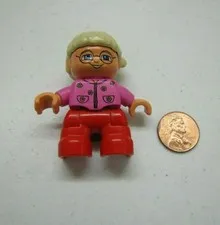 LEGO DUPLO BLONDE GIRL TODDLER FIGURE Wearing Glasses for House Home 