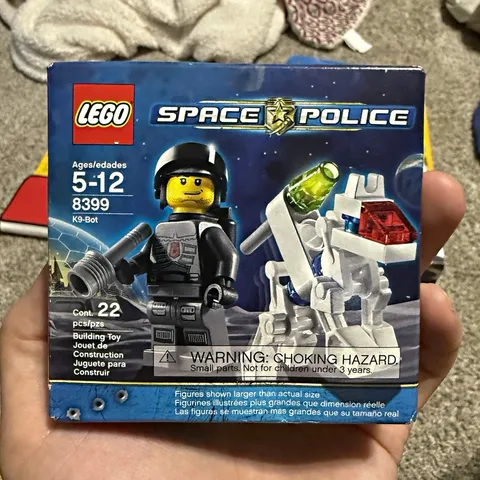 LEGO Space Police K9-Bot 8399 22 pcs Ages 5-12 - Released in 2009