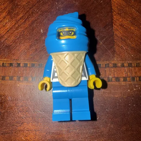 LEGO City Police Crook Cream Minifigure w/ Blue Ice Cream Outfit 60314 cty1385