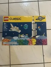 Lego Classic 11022 Space Mission 1700pcs [Never opened, Box Is Dented]