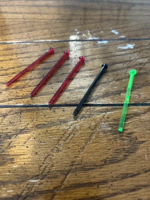 LEGO 5 Spring Shooter Arrow Weapons - Transparent Red, Transparent Green, Black