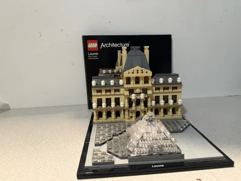 LEGO ARCHITECTURE: Louvre (21024) (complete W/ Instructions)