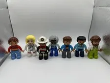 Duplo Lot Of (7) Figure Pieces --  Mixed Men and Women