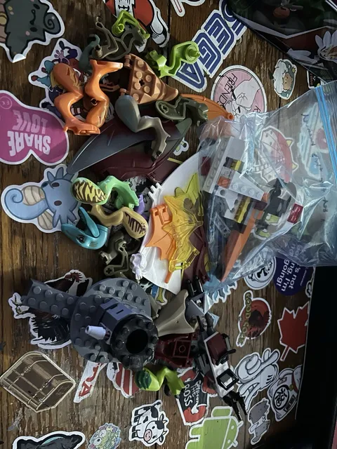 Lot of LEGO Dinosaur Star Wars Dragon Legos Etc Figures Parts Pieces and More