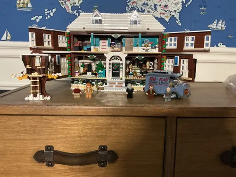 LEGO Ideas Home Alone House 21330 Partial Set - W/ Treehouse & ALL 5 Minifigures