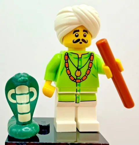 LEGO (71008) CMF Series 13 Snake Charmer Minifigure col13-4 Complete New