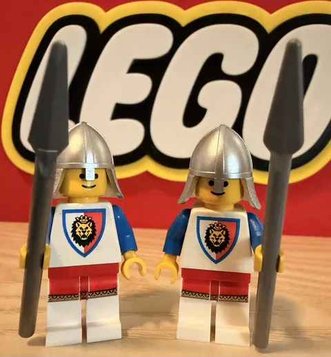 Lego Lot Of (2) Castle Royal Knights Minifigures With Accessories 