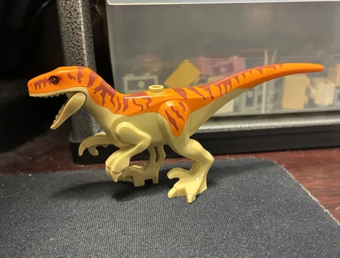 Lego Minifigure atrocira01 Dinosaur Atrociraptor 2022 Jurassic World 76948