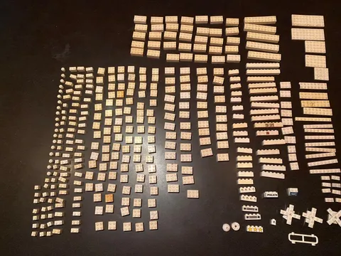 Vintage 70`s 80`s Lego White Bricks, Plates, Etc From Space, City Technic Etc.