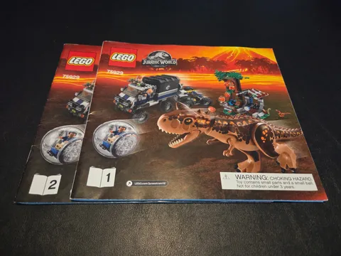LEGO Jurassic World: Carnotaurus Gyrosphere Escape (75929) - Complete