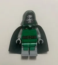 LEGO Dr. Doom Minifigure Sh0052 Marvel Superheroes 76005