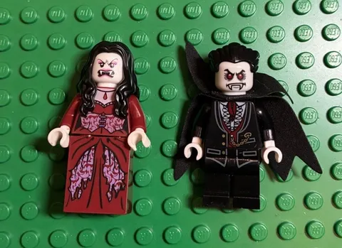 LEGO Monster Fighters Minifigure Lord Vampyre Vampire Bride 9468 Accessories