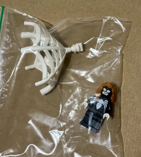 LEGO MARVEL SPIDER-WOWAN Minifigure Oscorp Building ONLY 76324